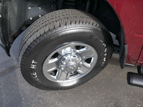 Used 2024 RAM 2500 Tradesman w/ Chrome Appearance Group image 15