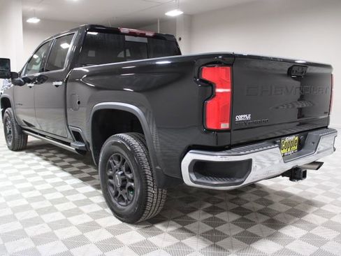 Used 2024 Chevrolet Silverado 2500 LTZ w/ LTZ Convenience Package image 10