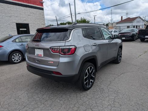 Used 2018 Jeep Compass Limited w/ Navigation Group AWD/4WD image 6