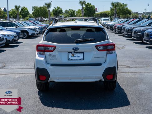 Certified 2022 Subaru Crosstrek 2.0i Premium w/ Popular Package #4A AWD/4WD image 4