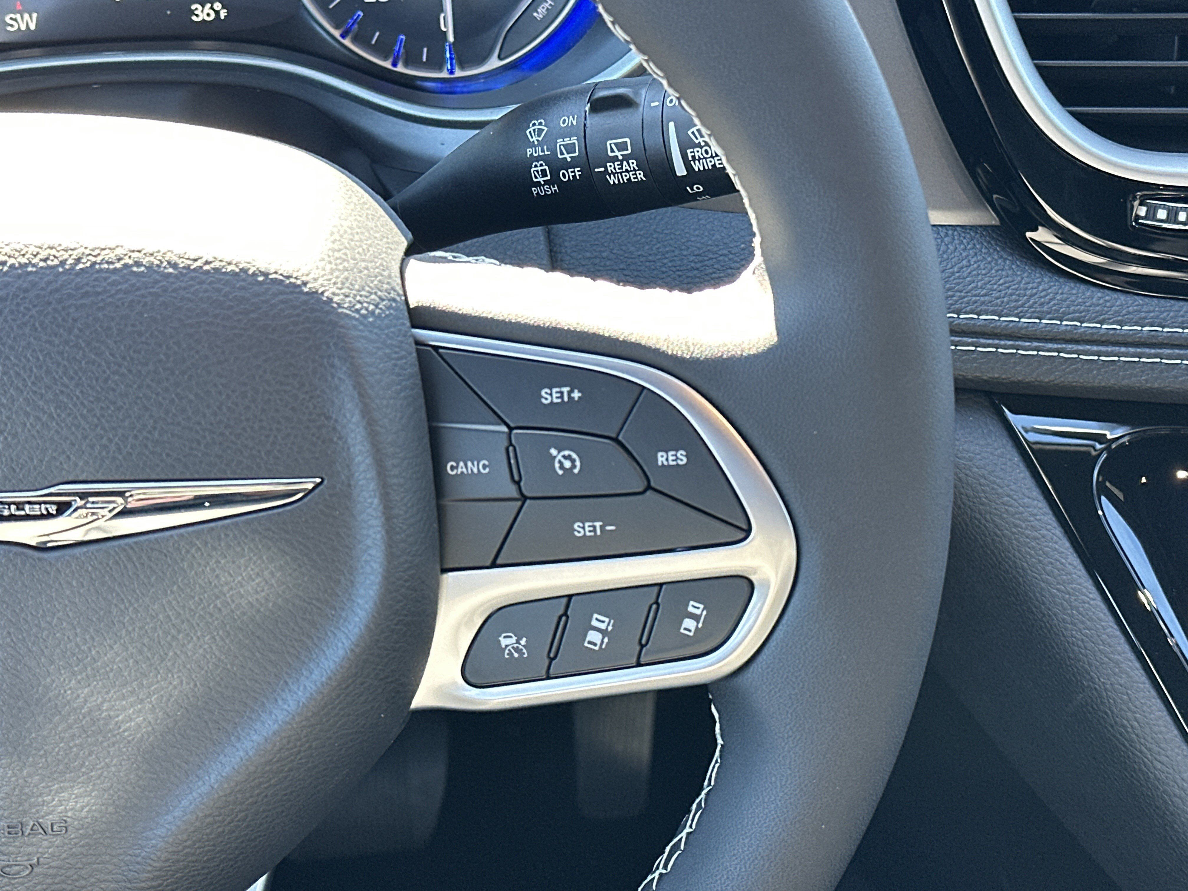 New 2026 Chrysler Pacifica Select FWD image 29