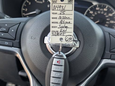 Used 2025 Nissan Altima 2.5 SV FWD image 36