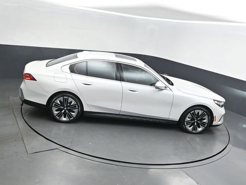 New 2026 BMW 530i w/ Premium Package image 36