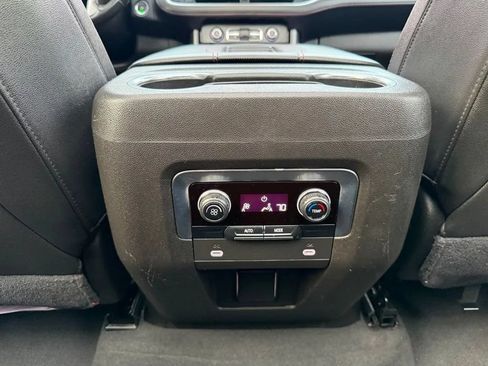 Used 2021 Chevrolet Suburban RST RWD image 29