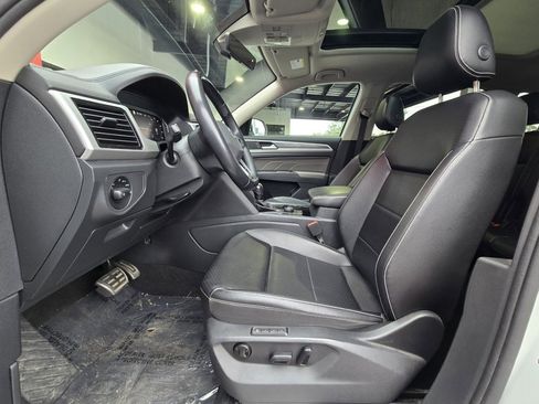Used 2022 Volkswagen Atlas SEL R-Line image 17