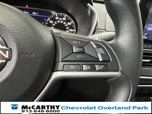 Used 2025 Nissan Altima 2.5 SV image 15