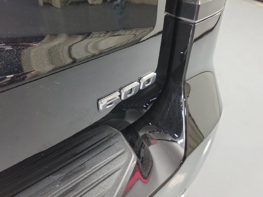Used 2022 Cadillac Escalade Premium Luxury AWD/4WD image 8