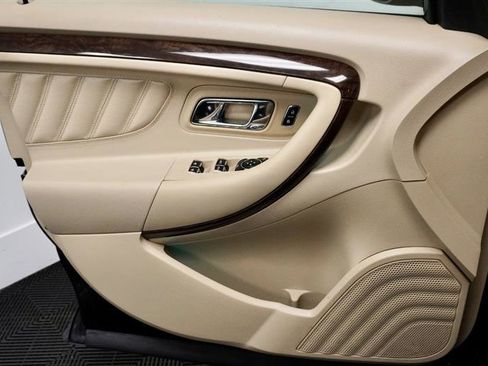 Used 2016 Ford Taurus Limited image 30