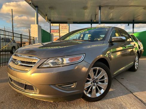 Used 2011 Ford Taurus Limited image 2