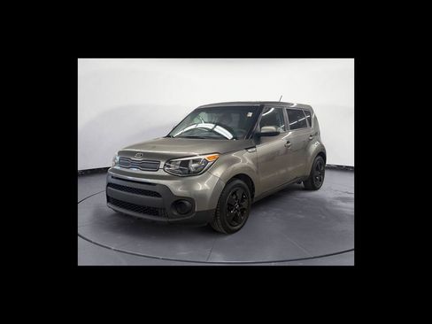 Used 2019 Kia Soul FWD image 2
