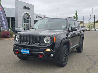 Used 2018 Jeep Renegade Trailhawk w/ Popular Equipment Group AWD/4WD video 1