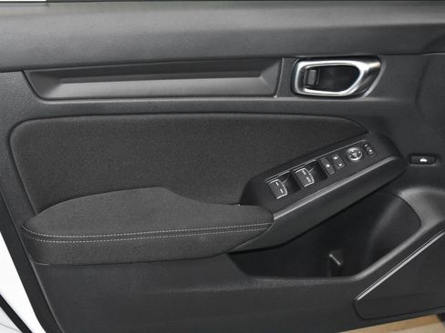 Used 2025 Honda Civic Sport image 4