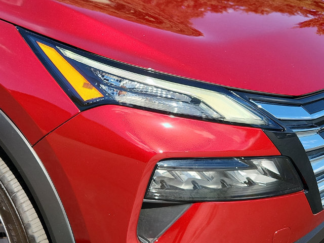 Used 2024 Nissan Rogue S AWD/4WD image 9