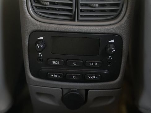 Used 2009 GMC Envoy Denali w/ Sun And 6-Disc Cd Package image 37