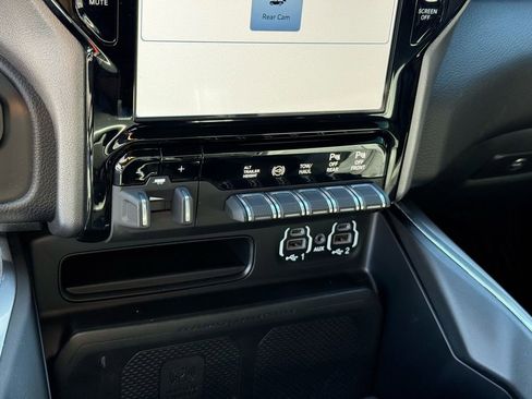 Used 2023 RAM 3500 Laramie image 31