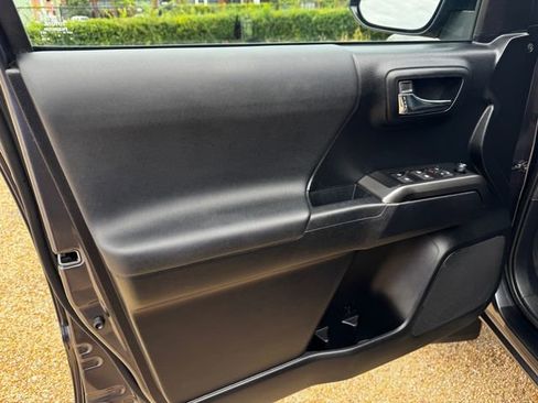 Used 2022 Toyota Tacoma 4x4 Double Cab image 22