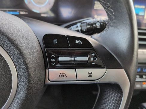 Used 2025 Hyundai Elantra SEL FWD image 25