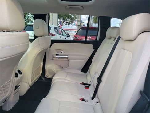 Used 2021 Mercedes-Benz GLB 250 image 7