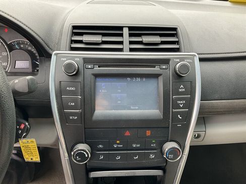 Used 2015 Toyota Camry LE FWD image 28