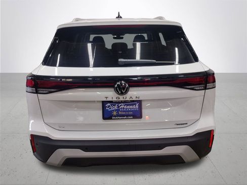 New 2026 Volkswagen Tiguan SE image 11