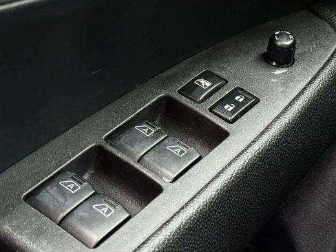 Used 2012 INFINITI G37 Journey w/ Premium Pkg image 23