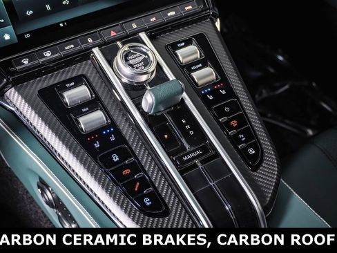 Used 2025 Aston Martin V8 Vantage Coupe image 27