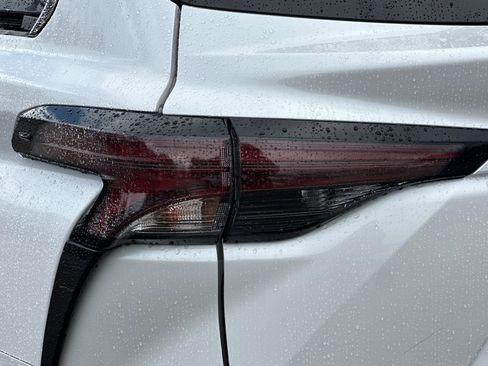 Used 2023 Toyota Sienna XLE image 50