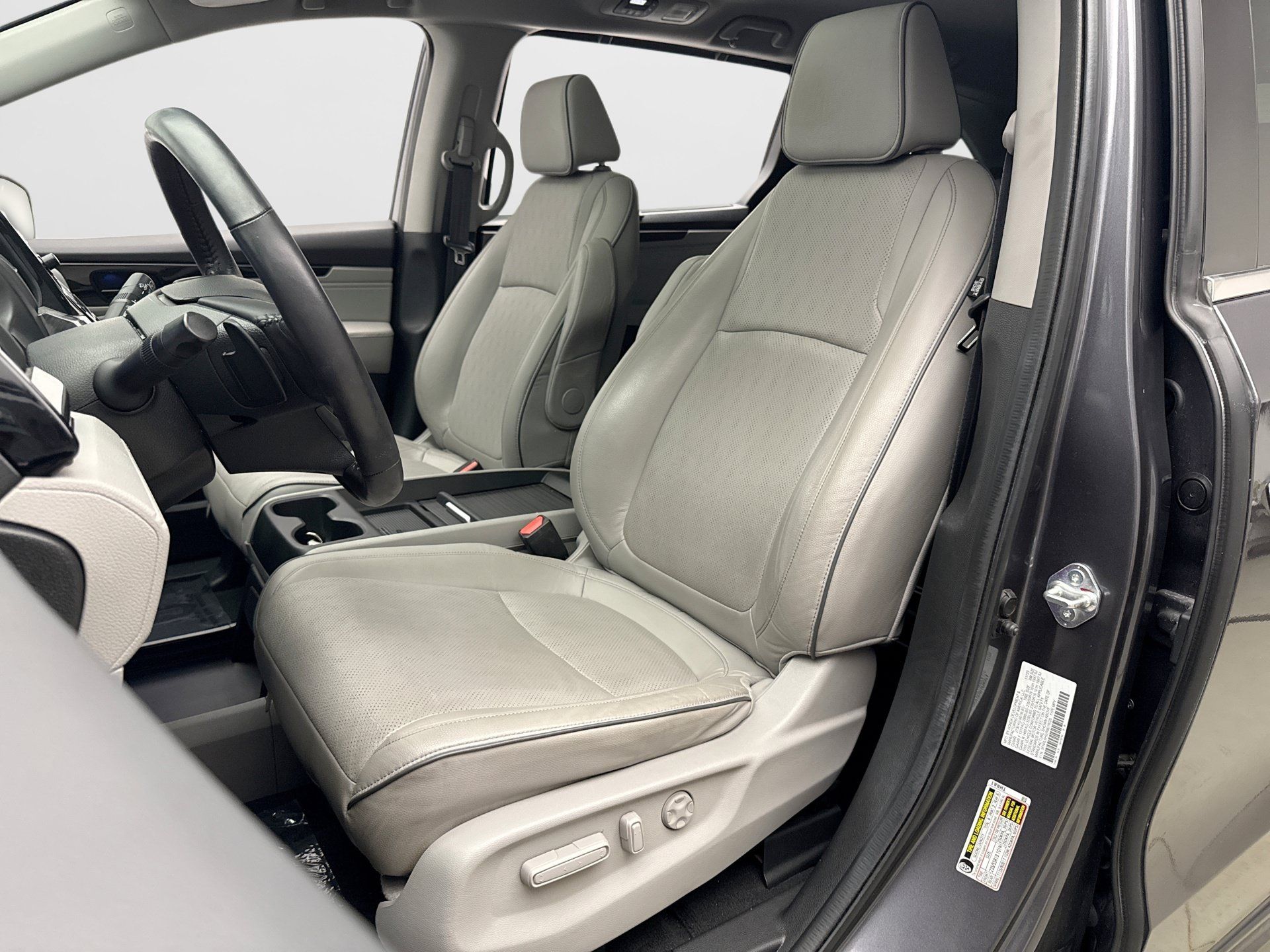 Used 2024 Honda Odyssey Elite image 11