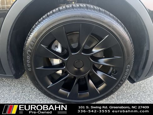 Used 2024 Tesla Model Y Long Range image 35