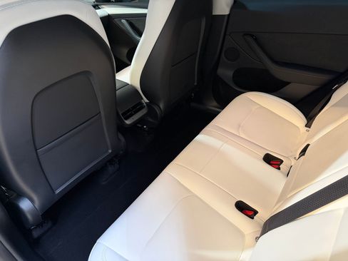 Used 2023 Tesla Model Y Performance AWD/4WD image 37