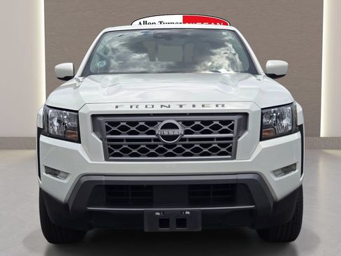 Used 2024 Nissan Frontier SV w/ SV Convenience Package RWD image 3