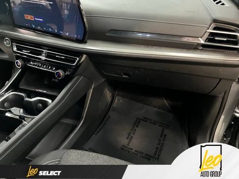 Used 2026 Chevrolet Traverse LT w/ Driver Confidence Package AWD/4WD image 18