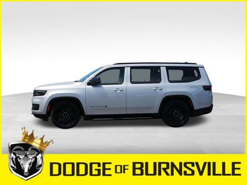 Used 2024 Jeep Wagoneer Series II w/ Convenience Group I AWD/4WD image 4