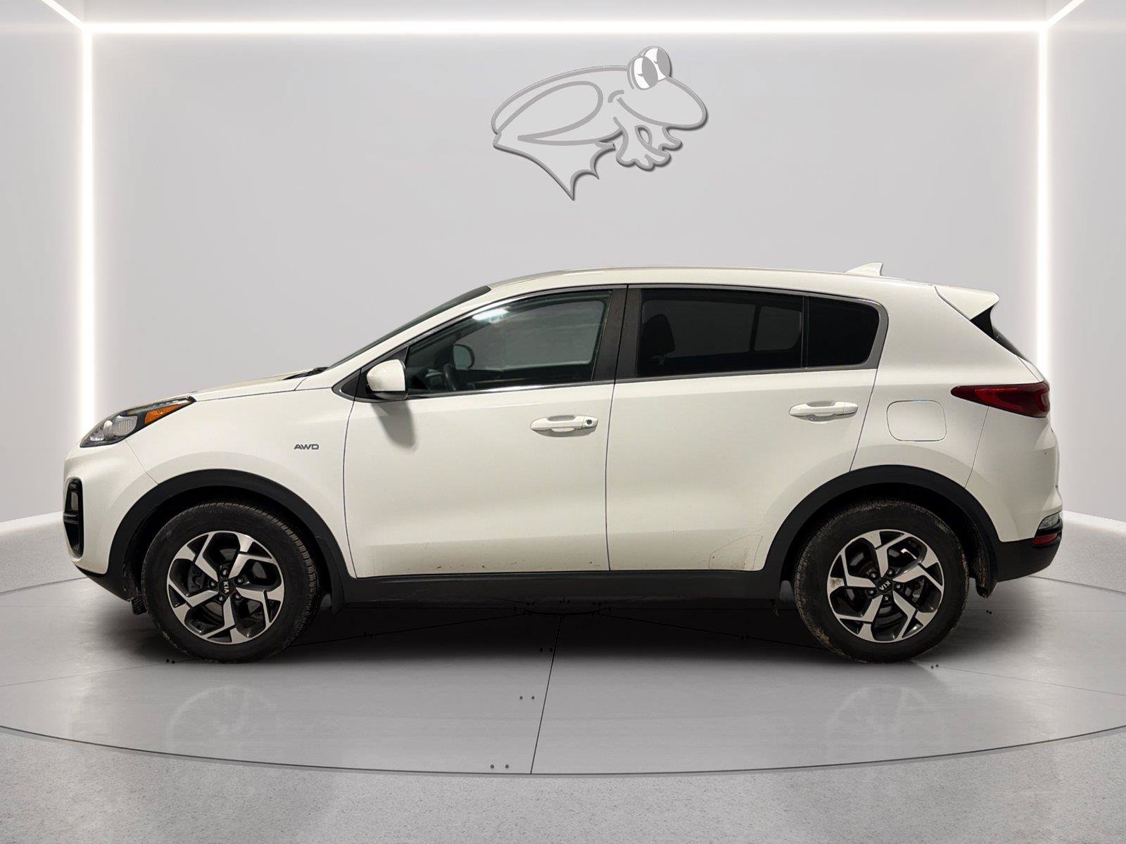 Used 2020 Kia Sportage LX AWD/4WD image 2