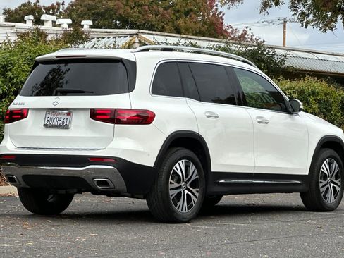 Certified 2025 Mercedes-Benz GLB 250 image 3