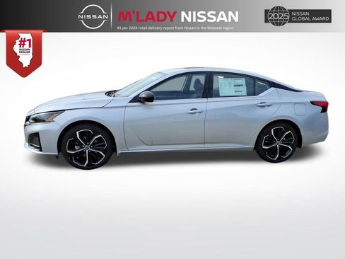 New 2025 Nissan Altima 2.5 SR image 4