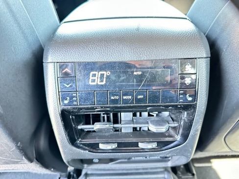 Used 2024 Jeep Grand Cherokee L Limited w/ Black Appearance Package AWD/4WD image 12