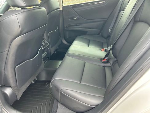 Used 2019 Lexus ES 350 w/ Premium Package image 27