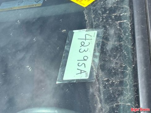 Used 2023 Toyota Highlander XSE image 11