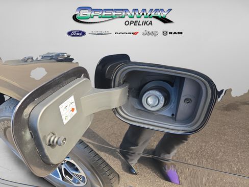 Used 2024 Ford Expedition Max XLT image 3