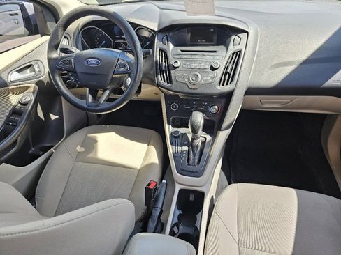 Used 2017 Ford Focus SE FWD image 18