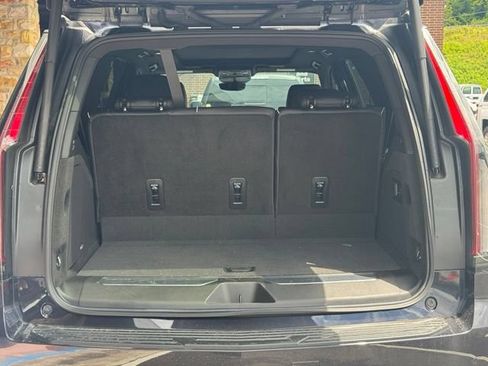 Used 2024 Cadillac Escalade Premium Luxury w/ Performance Package AWD/4WD image 29