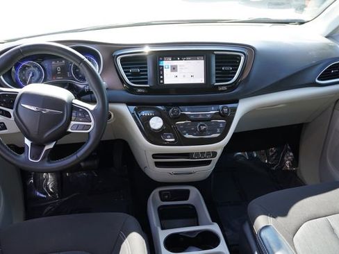 Certified 2023 Chrysler Voyager LX FWD image 19