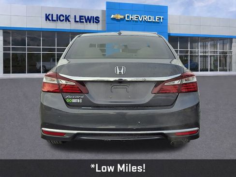 Used 2017 Honda Accord EX image 7