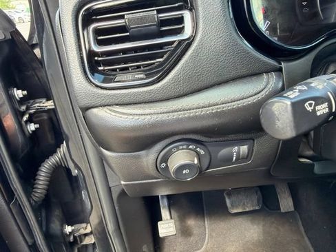 Used 2022 Dodge Durango SXT AWD/4WD image 17