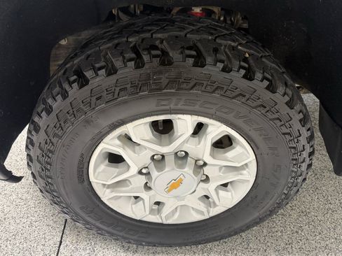 Used 2023 Chevrolet Silverado 2500 LT w/ Convenience Package image 20