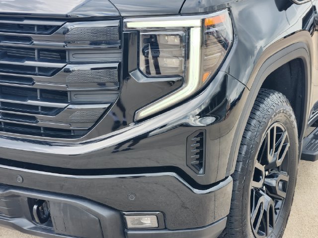 Used 2025 GMC Sierra 1500 Elevation w/ Elevation Premium Package AWD/4WD image 9