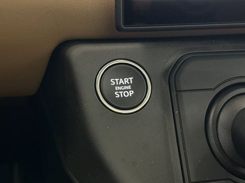 New 2026 Land Rover Defender 110 X-Dynamic SE image 29