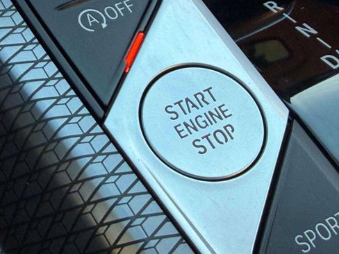 Used 2025 BMW 330i xDrive Sedan w/ M Sport Package image 43