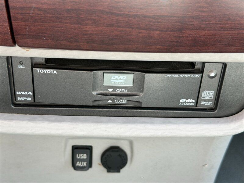 Used 2014 Toyota Sienna XLE w/ XLE Premium Package FWD image 25
